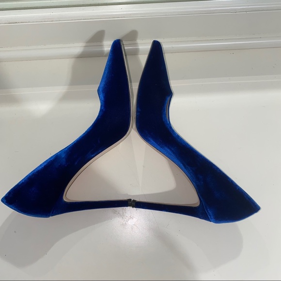 Tamara Mellon Blue Velvet Pumps - Picture 5 of 8